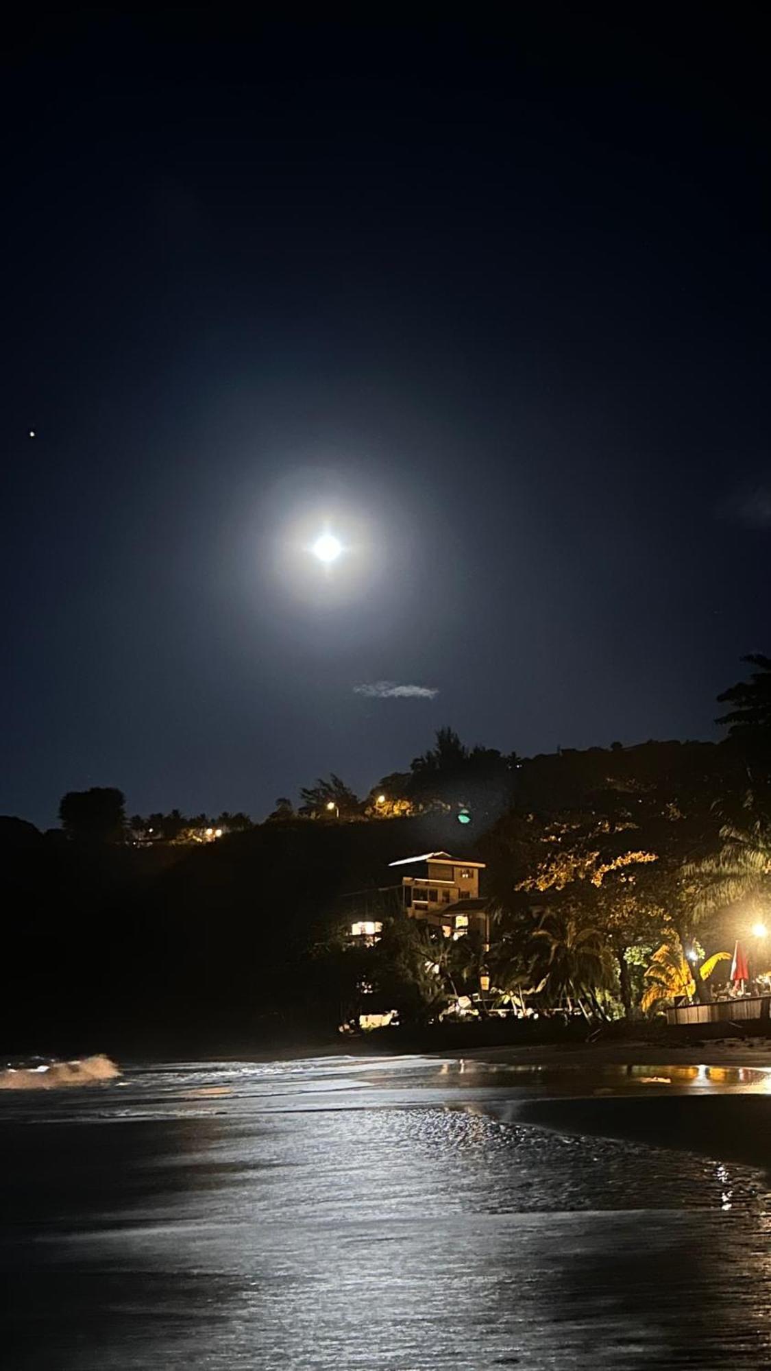 Vaiata Lodge Arue  Buitenkant foto